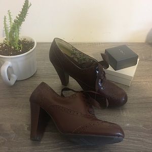 Vintage looking brown booties
